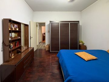 VENTA CASA MULTIFAMILIAR CON LOCAL LOTE 427M2
