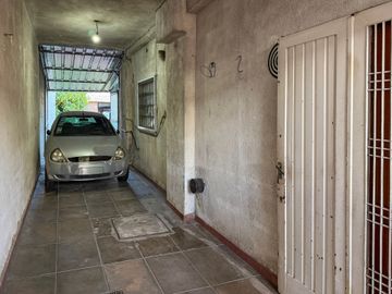 VENTA CASA MULTIFAMILIAR CON LOCAL LOTE 427M2
