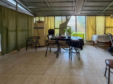 VENTA CASA MULTIFAMILIAR CON LOCAL LOTE 427M2