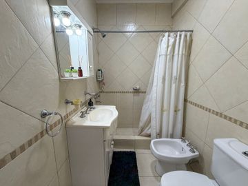 VENTA CASA MULTIFAMILIAR CON LOCAL LOTE 427M2