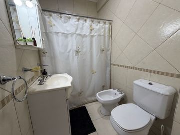 VENTA CASA MULTIFAMILIAR CON LOCAL LOTE 427M2
