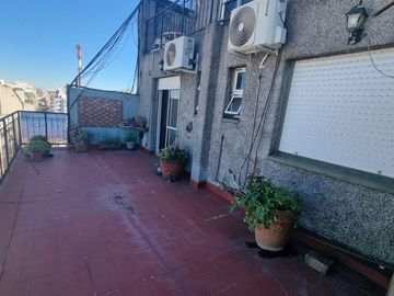 Venta depto de 2 AMB balcón terraza en Monserrat