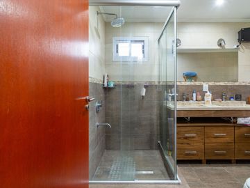 Venta Casa 2dorm quincho jardin pileta Alberti Pil