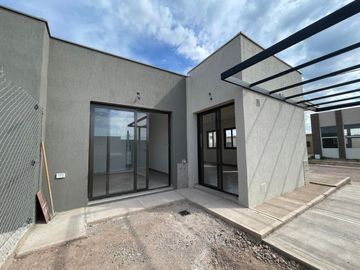 VENTA CASA Bº ANDESMAR - 2 HABITACIONES - GLLEN
