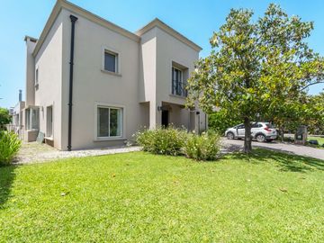 Venta  Barrio  Cerrado Villa Olivos central, Km 36