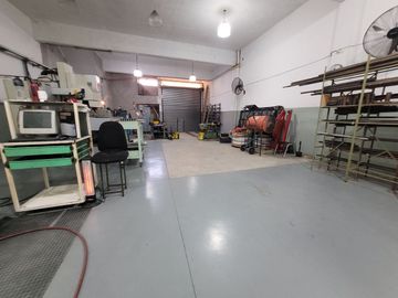 VENTA DEPOSITO OFICINAS Y DEPTO CON TERRAZA V LURO