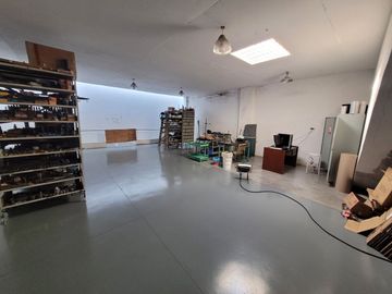 VENTA DEPOSITO OFICINAS Y DEPTO CON TERRAZA V LURO