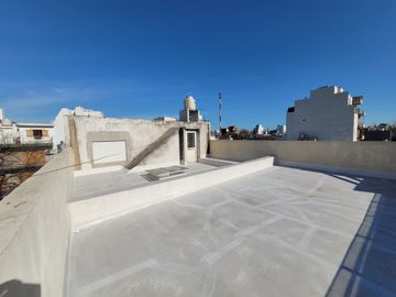 VENTA DEPOSITO OFICINAS Y DEPTO CON TERRAZA V LURO