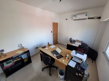 VENTA DEPOSITO OFICINAS Y DEPTO CON TERRAZA V LURO