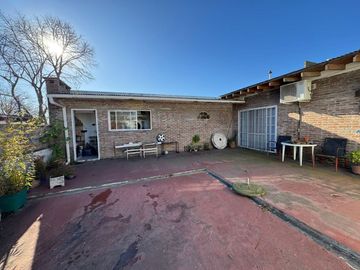 Vivienda en PA con 3 dormitorios + depósito en PB.
