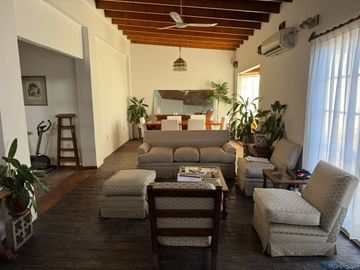 Vivienda en PA con 3 dormitorios + depósito en PB.