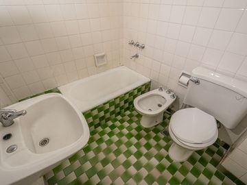 DEPTO 4 AMBIENTES EN VENTA EN CASEROS OPORTUNIDAD
