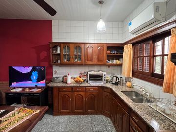 CASA 5 AMBIENTES EN VENTA ADROGUE