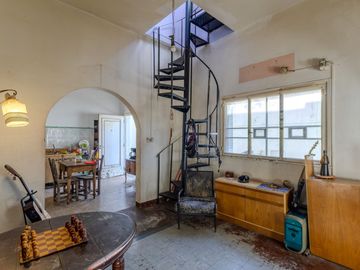 VENTA PH 6 AMBIENTES Y JARDIN EN PARQUE CHACABUCO