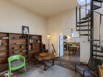 VENTA PH 6 AMBIENTES Y JARDIN EN PARQUE CHACABUCO