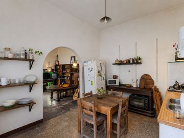 VENTA PH 6 AMBIENTES Y JARDIN EN PARQUE CHACABUCO
