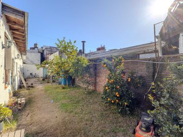 VENTA PH 6 AMBIENTES Y JARDIN EN PARQUE CHACABUCO