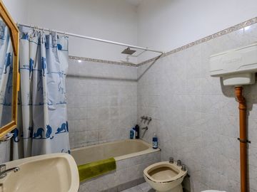 VENTA PH 6 AMBIENTES Y JARDIN EN PARQUE CHACABUCO