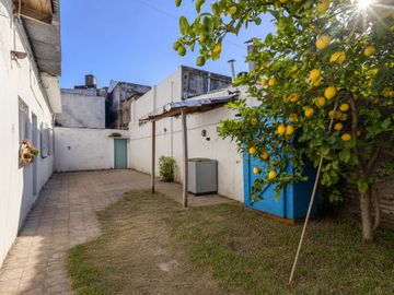 VENTA PH 6 AMBIENTES Y JARDIN EN PARQUE CHACABUCO