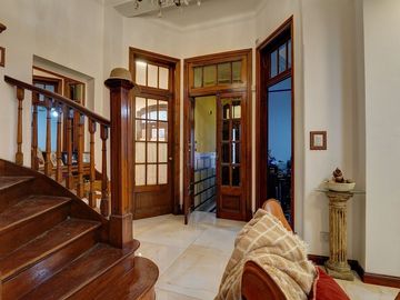Venta Casa Flores de 6 ambientes  Quincho Terraza