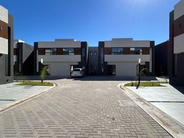 VENTA CASA EN COMPLEJO CERRADO 4 AMB- PILAR