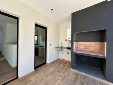 VENTA CASA EN COMPLEJO CERRADO 4 AMB- PILAR