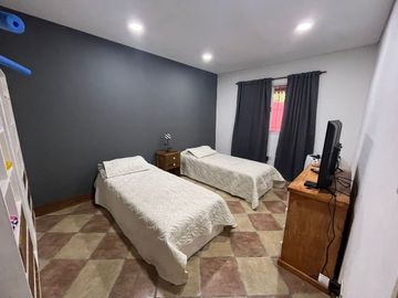 Venta casa 3 amb con pileta Manuel Alberti