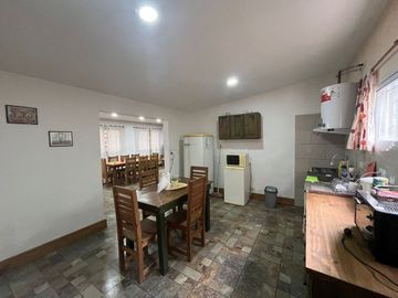 Venta casa 3 amb con pileta Manuel Alberti