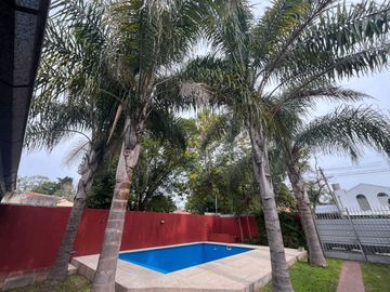 Venta casa 3 amb con pileta Manuel Alberti