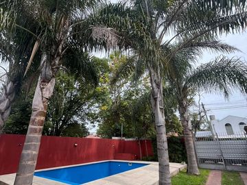 Venta casa 3 amb con pileta Manuel Alberti