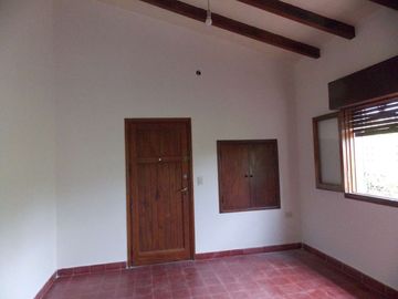 VENTA CASA TANTI 4 DORM CERCA DEL RIO