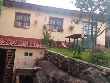 VENTA CASA TANTI 4 DORM CERCA DEL RIO