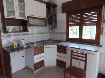 VENTA CASA TANTI 4 DORM CERCA DEL RIO