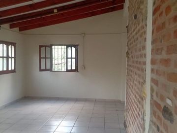 VENTA CASA TANTI 4 DORM CERCA DEL RIO