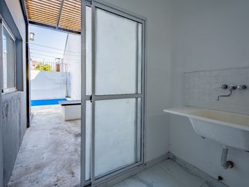 IMPECABLE DEPTO TIPO CASA-PILETA-MARTINEZ-3 DORMIS
