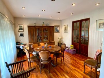 VENTA CASA 4 AMBIENTES COCHERA TERRAZA LUGANO