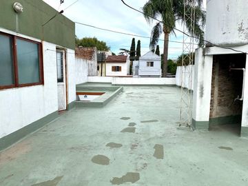 VENTA CASA 4 AMBIENTES COCHERA TERRAZA LUGANO