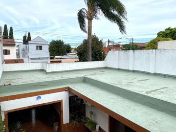 VENTA CASA 4 AMBIENTES COCHERA TERRAZA LUGANO