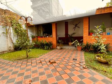 VENTA CASA 4 AMBIENTES COCHERA TERRAZA LUGANO