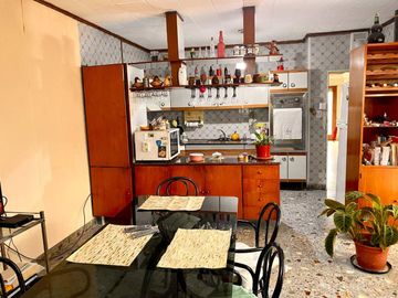 VENTA CASA 4 AMBIENTES COCHERA TERRAZA LUGANO