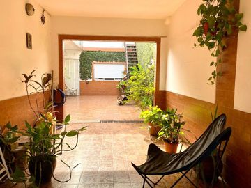 VENTA CASA 4 AMBIENTES COCHERA TERRAZA LUGANO