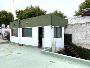 VENTA CASA 4 AMBIENTES COCHERA TERRAZA LUGANO