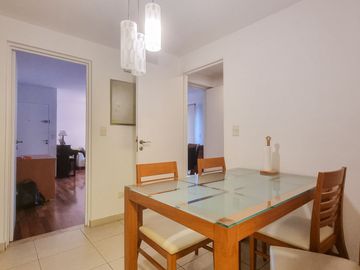 Depto. de tres ambientes amoblado en Martínez