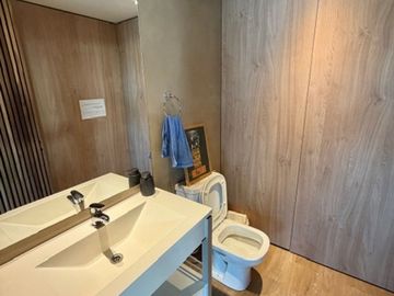 VENTA Oficina 90 m2 con cochera - VICENTE LOPEZ