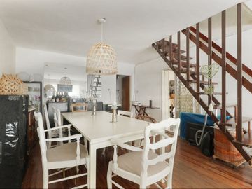 VENTA CASA 5 AMBIENTES BOEDO CON PATIO Y COCHERA