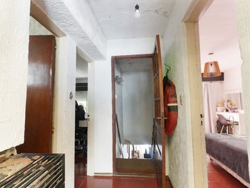 VENTA CASA 5 AMBIENTES BOEDO CON PATIO Y COCHERA