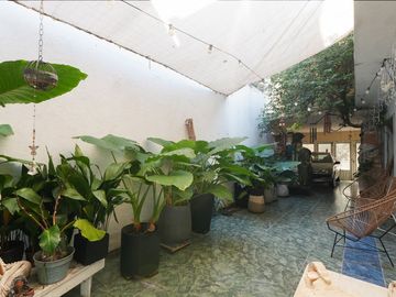VENTA CASA 5 AMBIENTES BOEDO CON PATIO Y COCHERA