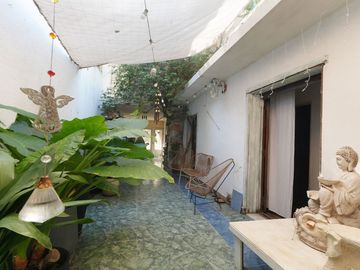 VENTA CASA 5 AMBIENTES BOEDO CON PATIO Y COCHERA