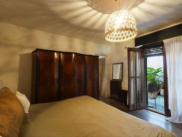 VENTA CASA 5 AMBIENTES BOEDO CON PATIO Y COCHERA