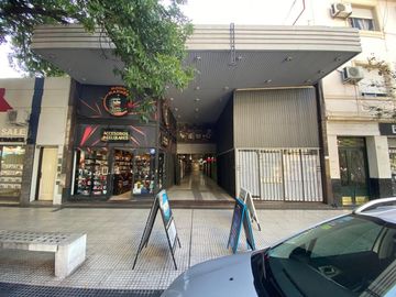 VENTA TRES LOCALES EN BLOQUE EXCELENTE UBICACION